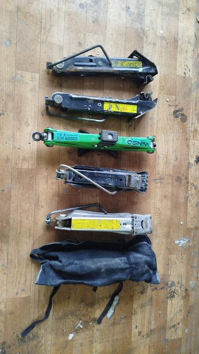 Домкраты автомобильные до 2 Тн