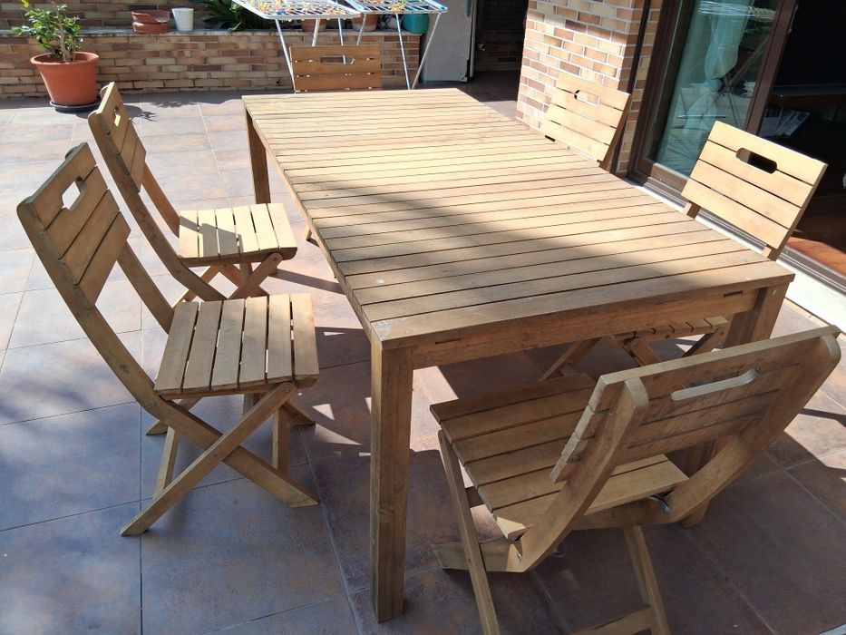 Mesa extendivel e cadeiras