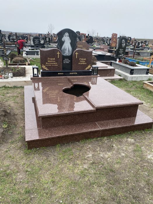 Памʼятники в Тернополі та області