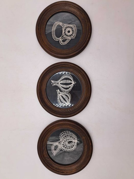 Obrazek koronkowy haft szydełko okrągła rama jabłko cebule filiżanka