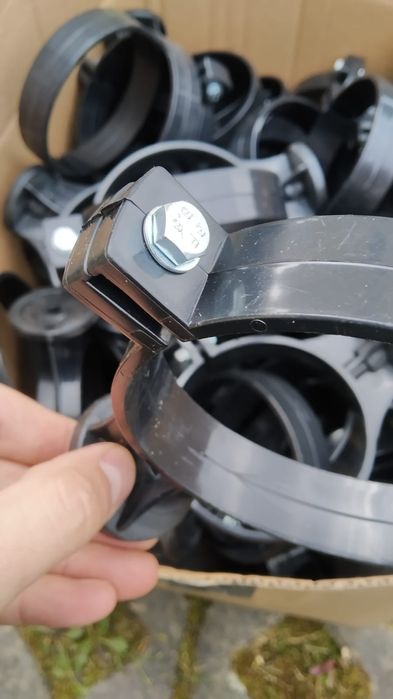 Obejma  rury spustowej Galeco