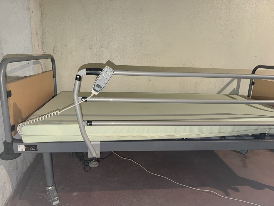 Cama articulada elétrica para cuidados domiciliários