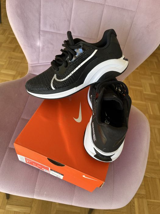 W NIKE ZOOMX SUPERREP SURGE 38,5 жіночі кросівки