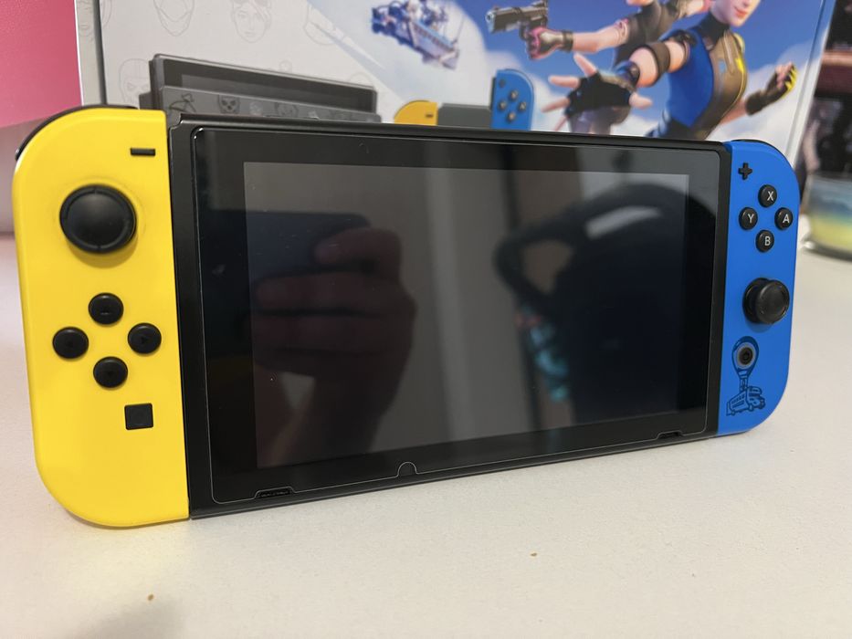 Nintendo Switch (Fortnite Edition)