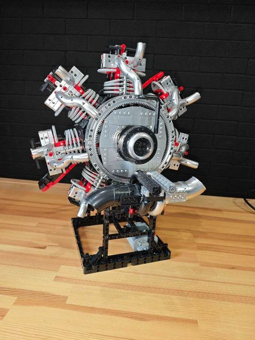 Большой авиационный 7 цилиндровый двигатель из кубиков lego