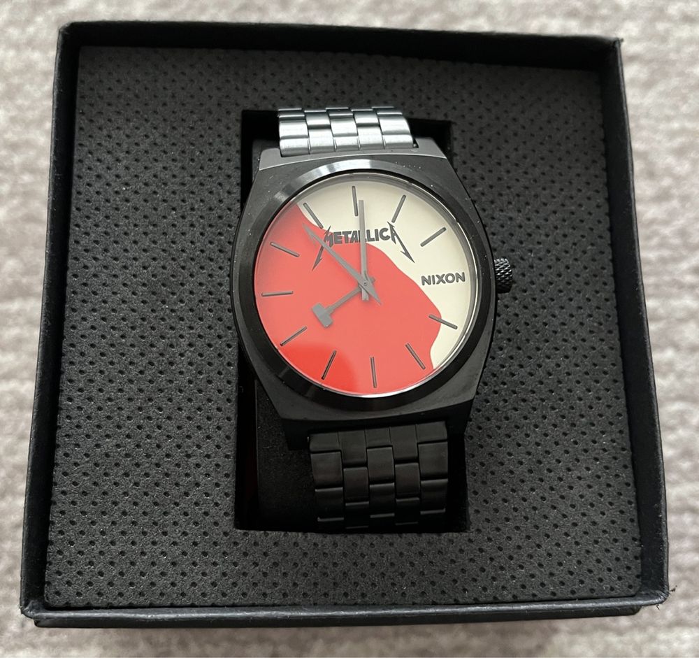 Nixon time online teller metallica