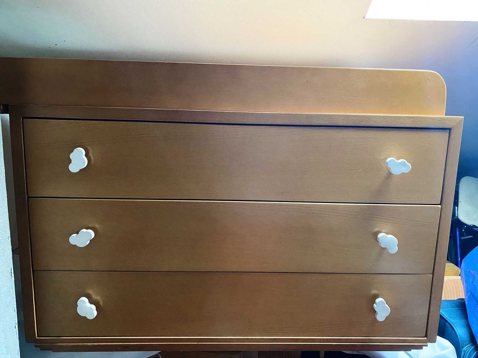 Quarto infantil completo em madeira transformável e com colchão