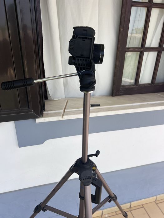 Vanguard Tripod VT-528