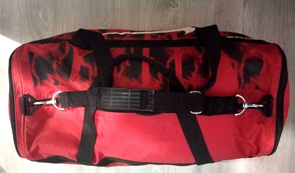 Duża Torba Sportowa NIKE Czerwona poj. 60l