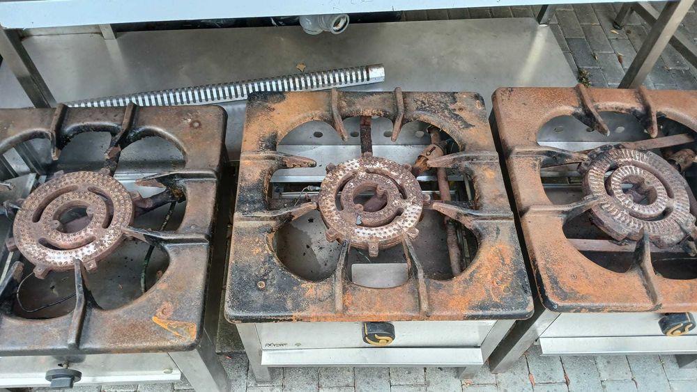 Equipamentos de Hotelaria e Restauração - Fogões industriais e Bancada industrial