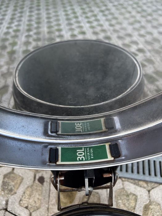 Caixote de lixo ou outro em inox - 30 litros com pedal