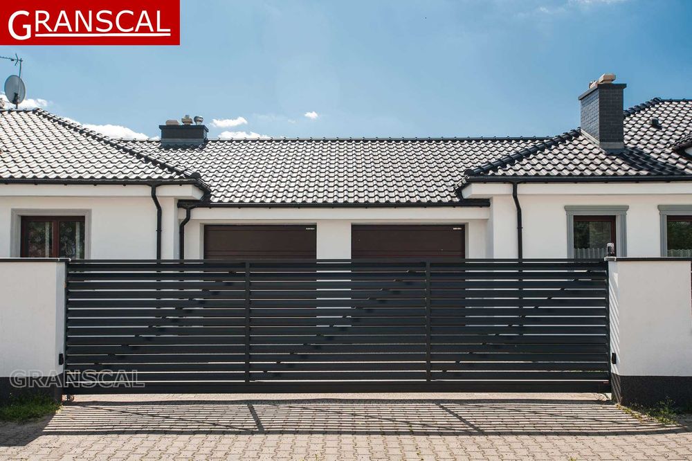 Brama przesuwna samonośna aluminiowa nowoczesna panelowa Poznań