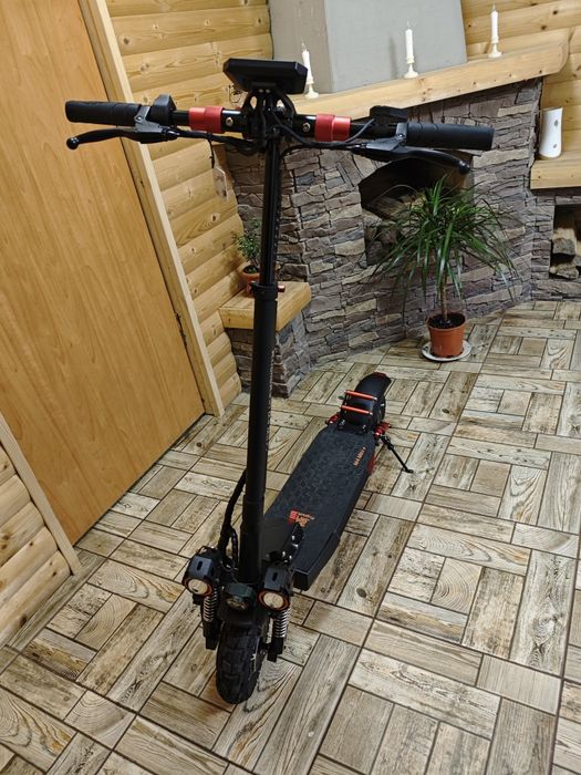 Продам самокат Kugo m4 pro max+ 23 ah, повний привід 2000W . Ключ nfs