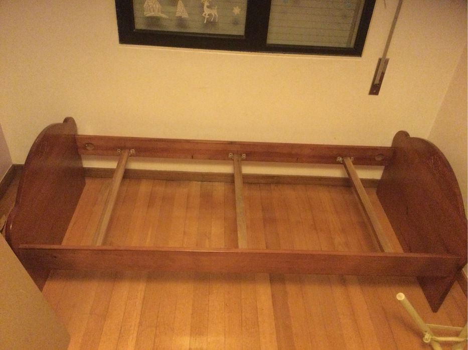 Vendo cama de solteiro/casal