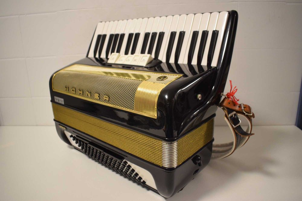 Hohner Lucia III Accordion, 3 Voices, 96 Basses, No. 2364176738430467121