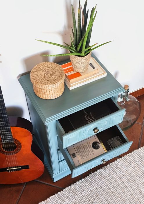 Cómoda/Mesa de Cabeceira Vintage/Moderna