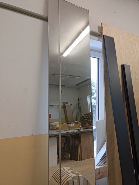 Drzwi lustrzane z ramką 1mm