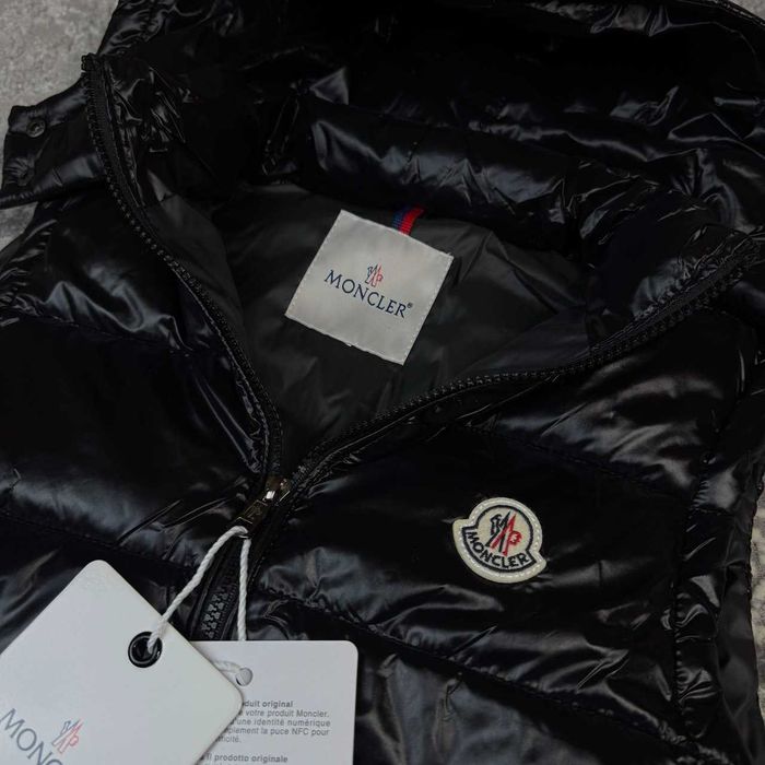Жилетка Moncler чорного кольору, чоловіча чорна жилетка монклер, безрукавка moncler