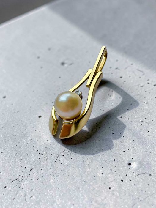 Złota przywieszka z perłą i cyrkonią – próba 585 / 2,95 g p197