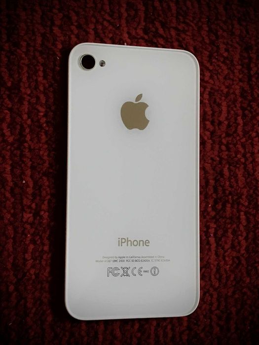 Кришка задня нова від Iphone  4s модель 4