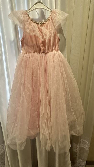 Плаття ніжно-рожеве