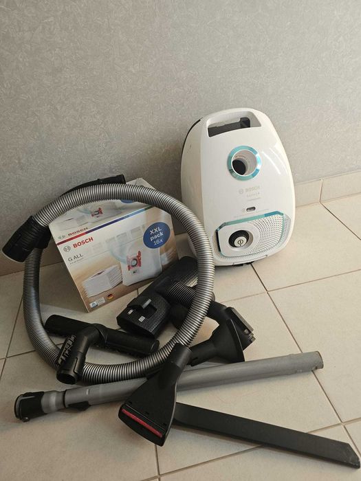 Aspirador com Saco Bosch Serie 4 ProHygienic