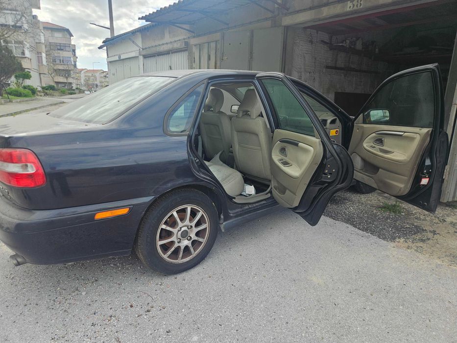 Volvo S40 1.6 Gasolina (2004) | 12.000 km | Motor novo 2024 | 1.500€ | Barreiro