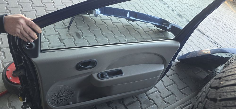 Reno Twingo ,дверка права