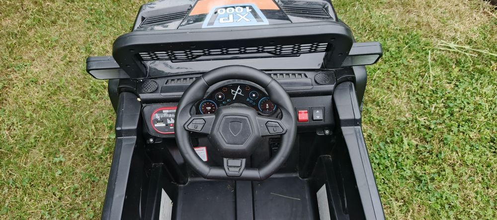 Autko 4x4 na akumulator plus dodatkowy akumulator