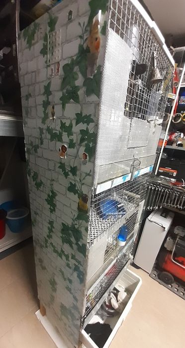 Jaula em  coluna  de apartamentos da para cinco casais