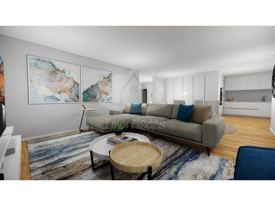 Apartamento T3 com garagem, em Alverca