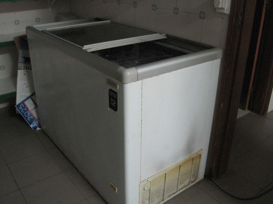Arca frigorifica usada