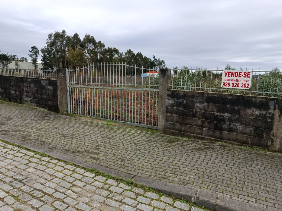 Vendo terreno 1611m2   70.000€ Santa Maria da Feira