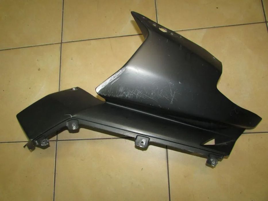 Aprilia RST 1000 Futura owiewka czacha prawa