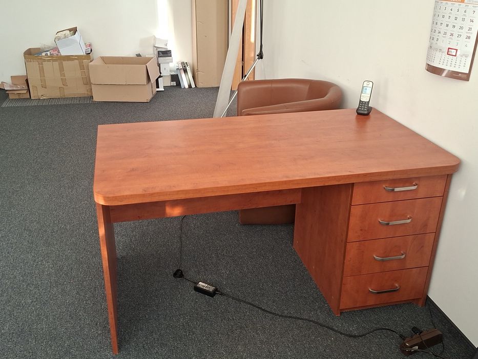 Sprzedam solidne biurko z szufladami  robione na zamówienie  i