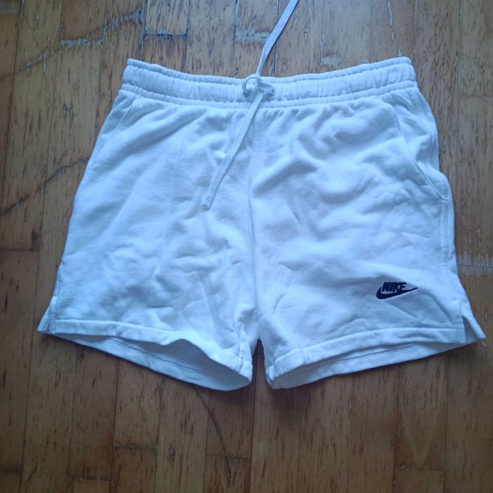 Białe spodenki męskie Nike T