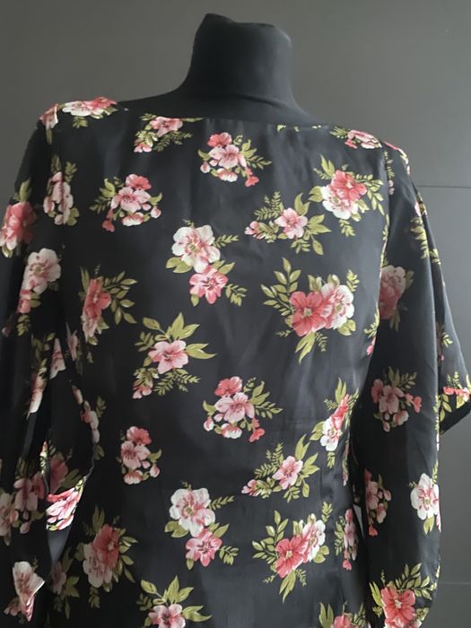 Śliczna tunika, koszulka, motyw w kwiatki, 10, boohoo