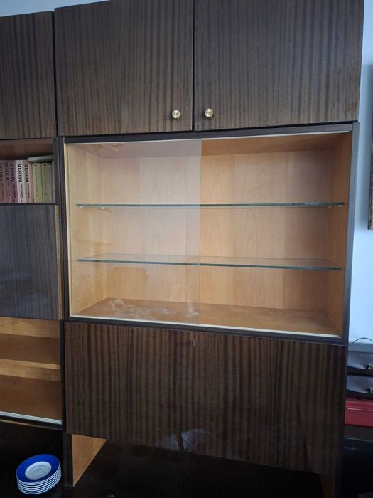 Segment / meblościanka vintage PRL - komplet z witrynami i szafkami
