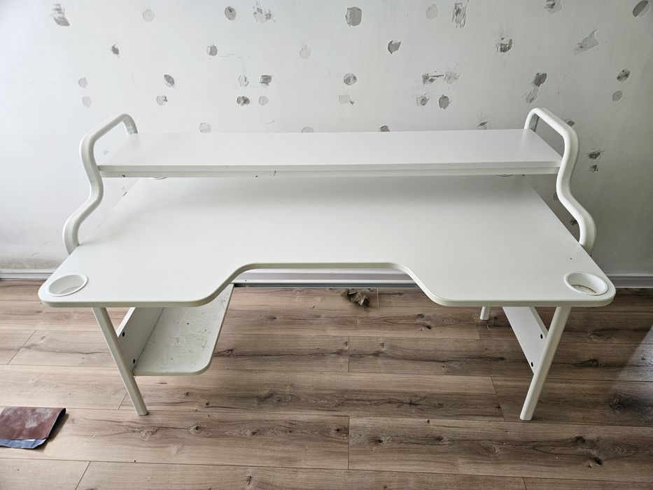 Biurko gamingowe  dł.200cm szr.75 cm  wys.75