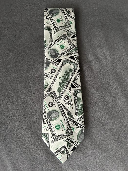 Krawat ze studolarówką. Nowy. 100 dolar. Czas na prezenty pod choinkę.