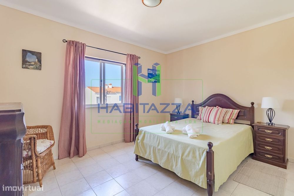Moradia T2 com jardim, perto da Praia do Monte Clérigo para arrendamen
