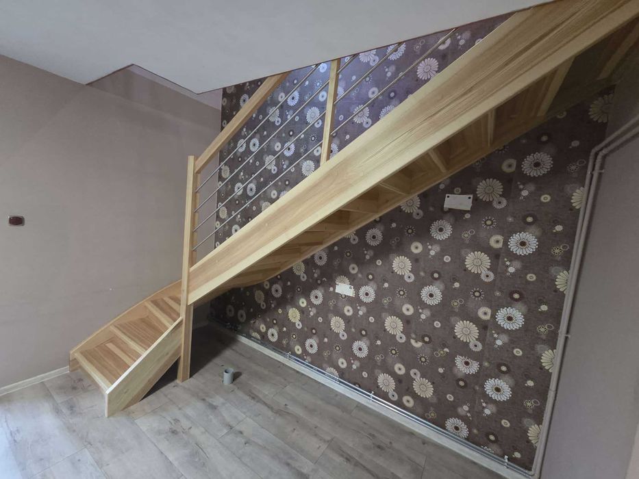 Schody drewniane na beton , samonośne