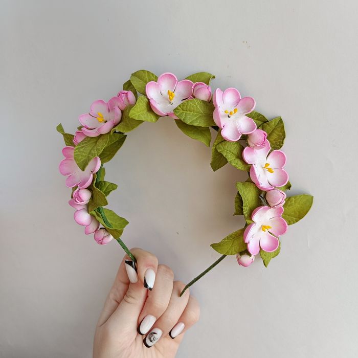 Обруч з квітами на свято весни,фотосесію.Обруч весна.