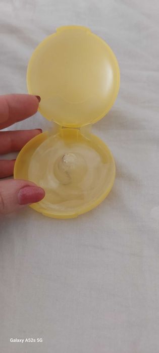 3 Bombas de extração de leite quase novas  40 € . O resto (a negociar)