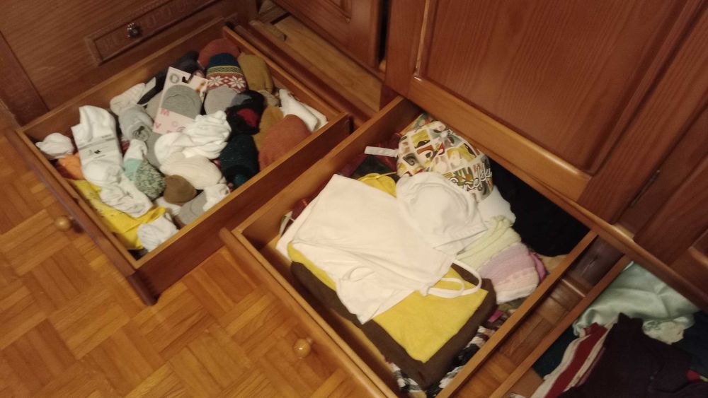 Quarto completo de casal + 2 moveis sala tipo aparador