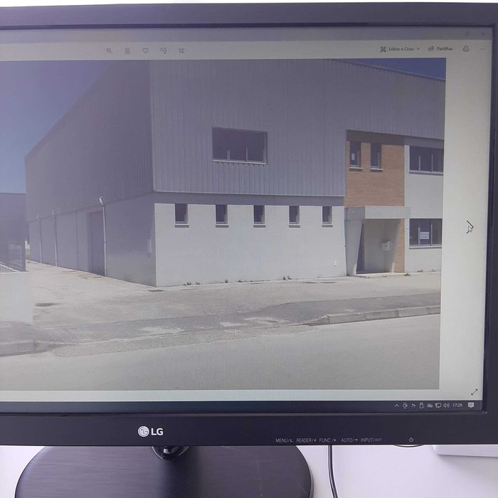 Arrenda-se Pavilhão