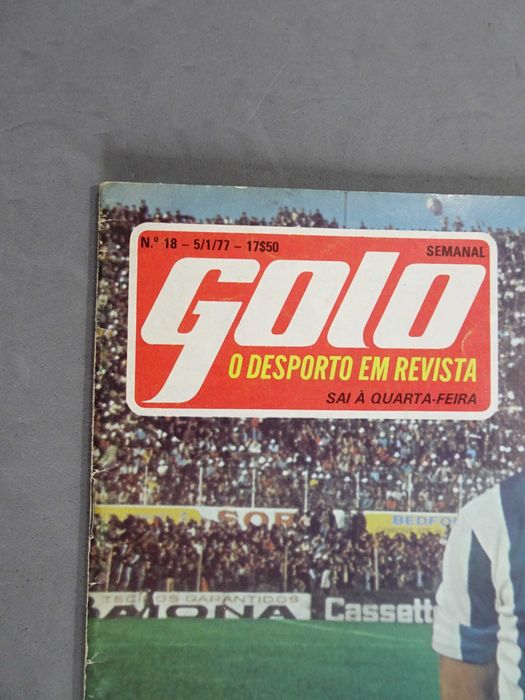 Antiga revista Golo nº 18 + cromos e poster II