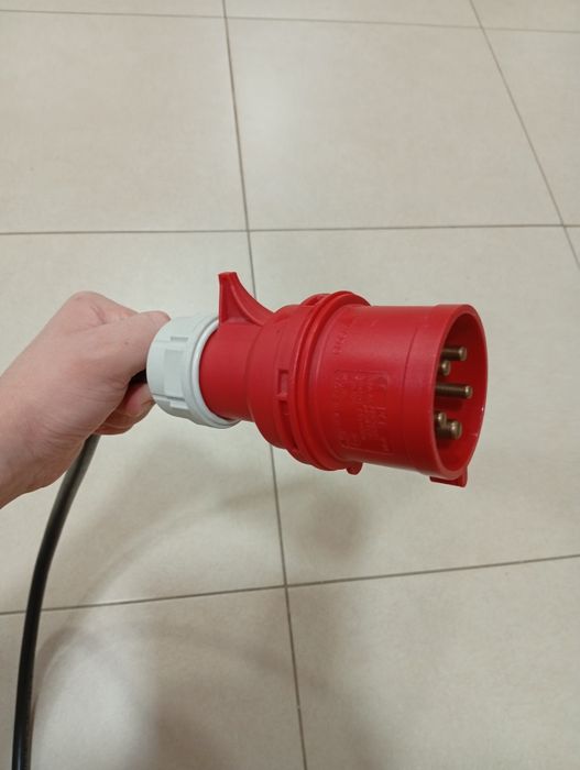 Adaptador trifásico/monofásico industrial 32A Novo