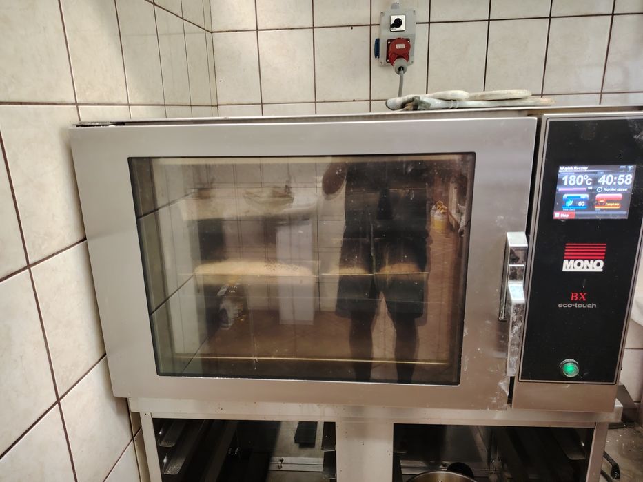 Piec konwekcyjno parowy