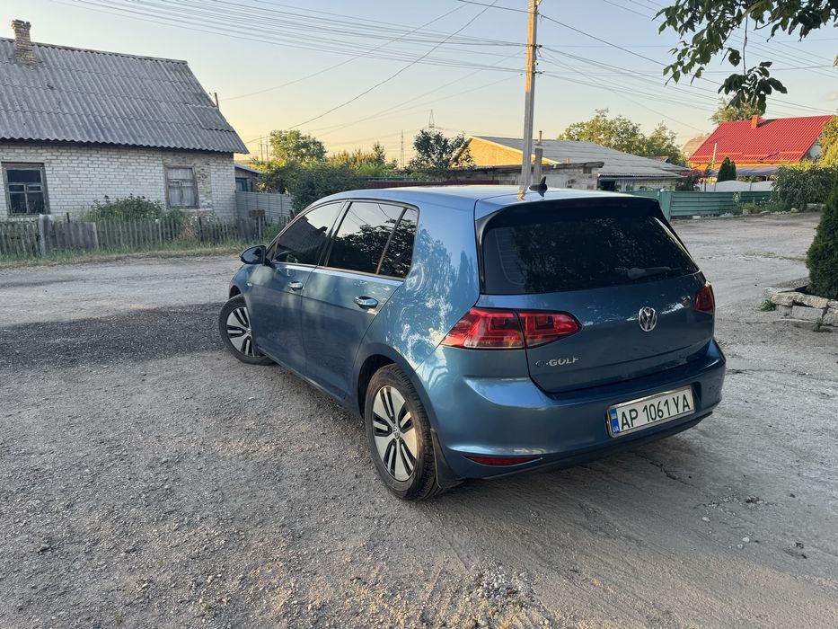 Продам свой e-golf